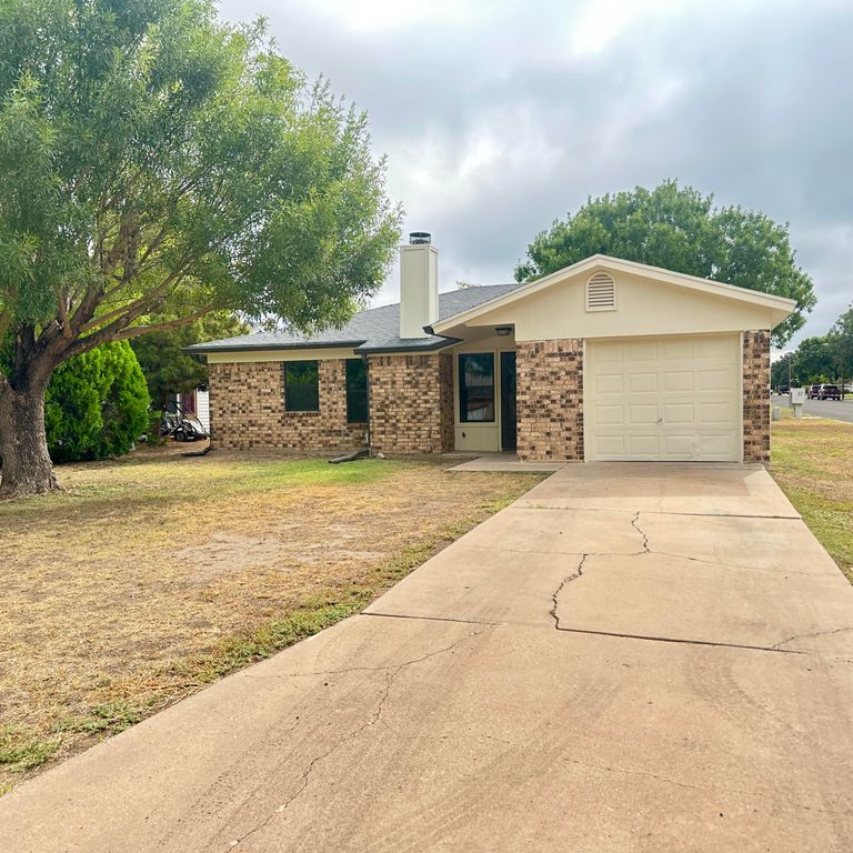 Image 1 of property listing at 1002 Alpha Circle, San Angelo, TX 76903