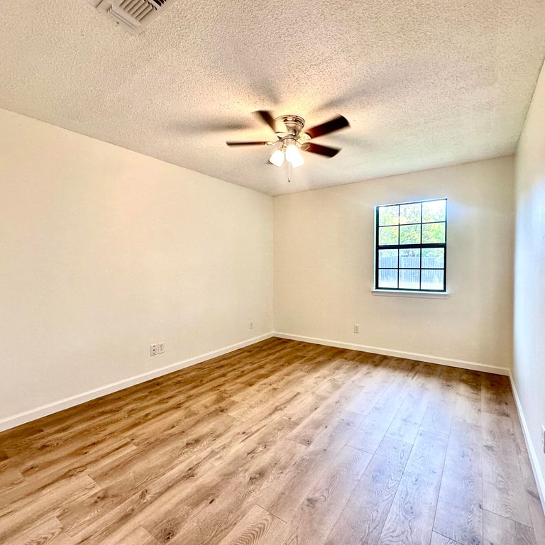 Image 12 of property listing at 1002 Alpha Circle, San Angelo, TX 76903