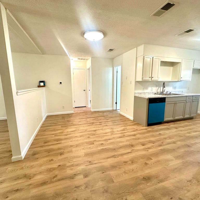 Image 8 of property listing at 1002 Alpha Circle, San Angelo, TX 76903