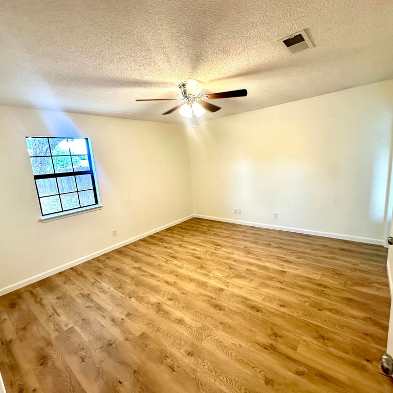 Image 9 of property listing at 1002 Alpha Circle, San Angelo, TX 76903