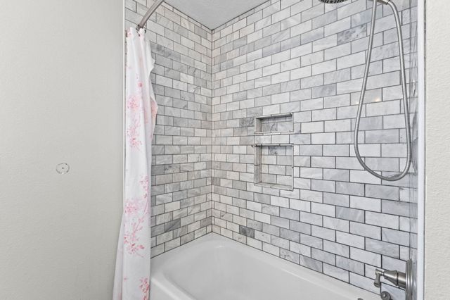 2850 Seattle, Nederland, TX 77627