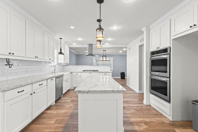 2850 Seattle, Nederland, TX 77627