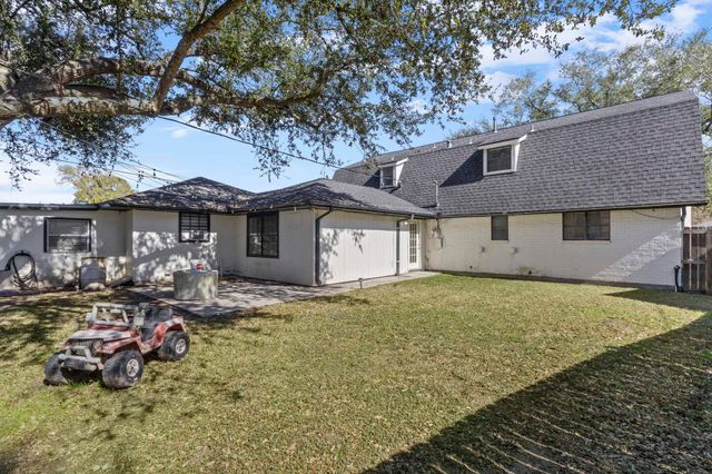 2850 Seattle, Nederland, TX 77627