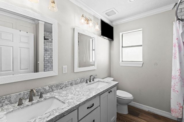 2850 Seattle, Nederland, TX 77627