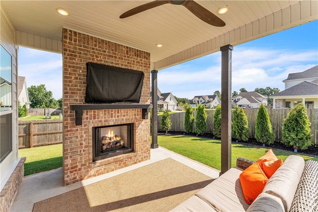 2703 20th Place, Rogers, AR 72758