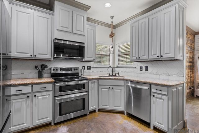 12462 Katie Dr, Gonzales, LA 70737