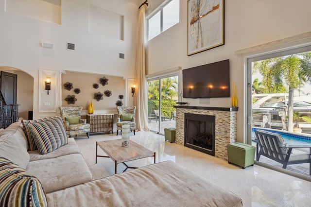 2461 SE 10th Street, Pompano Beach, FL 33062