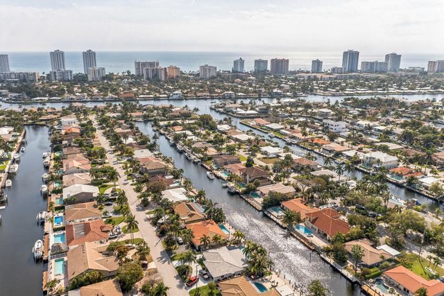 2461 SE 10th Street, Pompano Beach, FL 33062