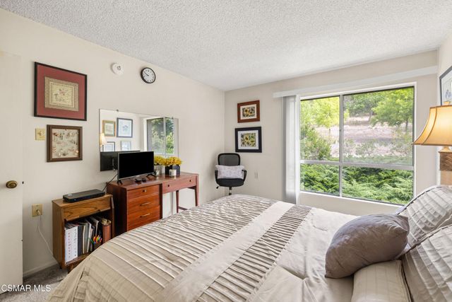 286 Oakleaf Drive 32, Thousand Oaks, CA 91360