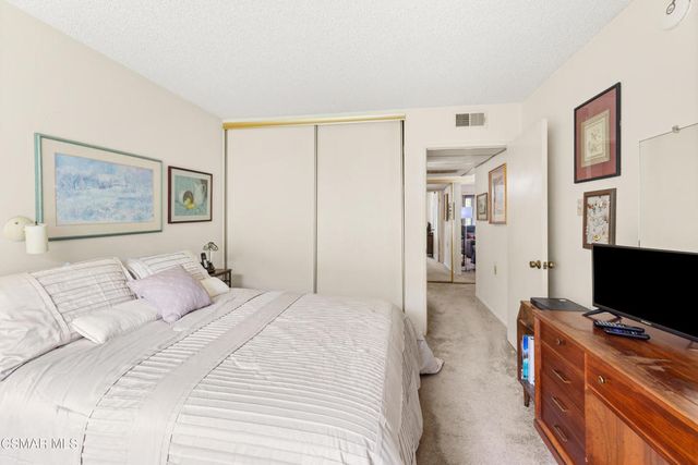 286 Oakleaf Drive 32, Thousand Oaks, CA 91360