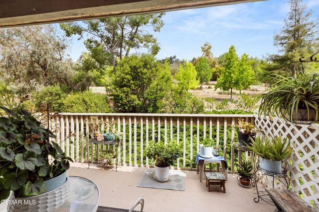 286 Oakleaf Drive 32, Thousand Oaks, CA 91360