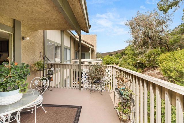 286 Oakleaf Drive 32, Thousand Oaks, CA 91360