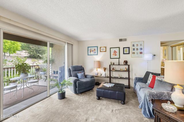 286 Oakleaf Drive 32, Thousand Oaks, CA 91360