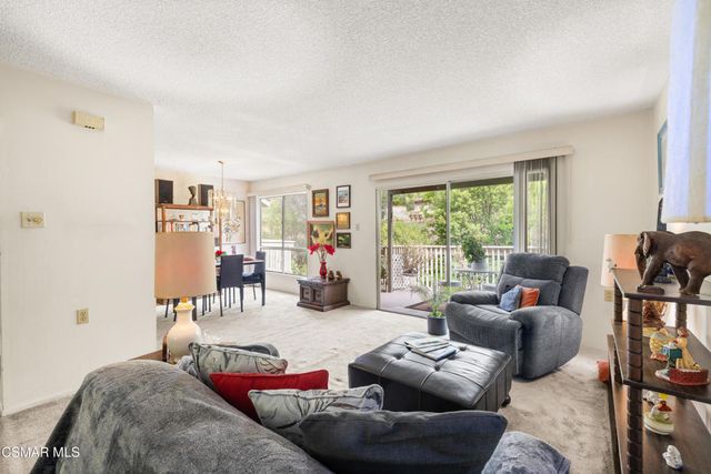 286 Oakleaf Drive 32, Thousand Oaks, CA 91360