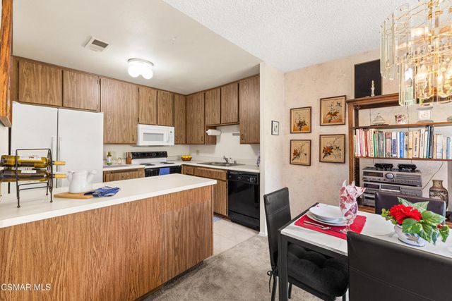 286 Oakleaf Drive 32, Thousand Oaks, CA 91360