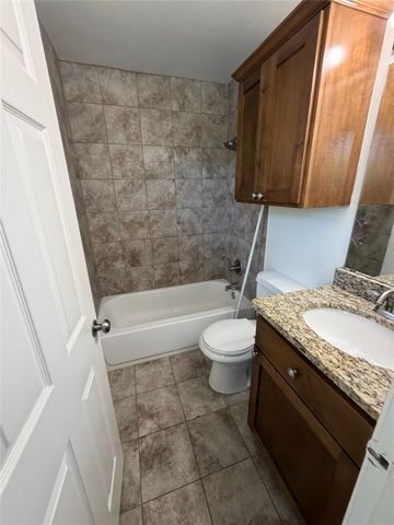 146 Mauna Kea LN B, Bastrop, TX 78602