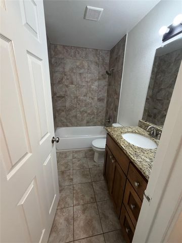 146 Mauna Kea LN B, Bastrop, TX 78602