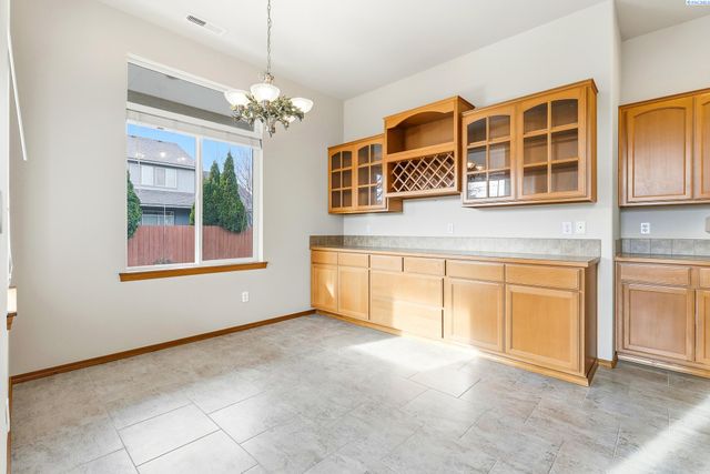 116 S Idaho St., Kennewick, WA 99336