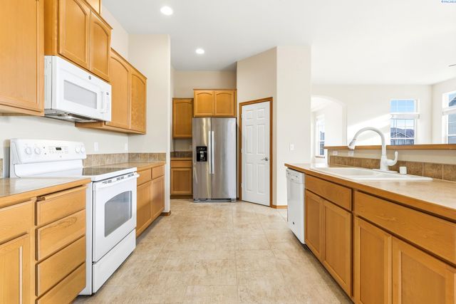 116 S Idaho St., Kennewick, WA 99336