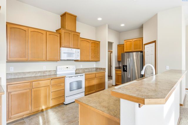 116 S Idaho St., Kennewick, WA 99336