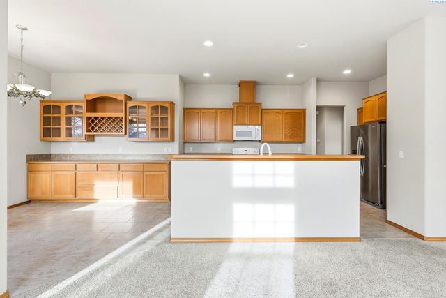 116 S Idaho St., Kennewick, WA 99336