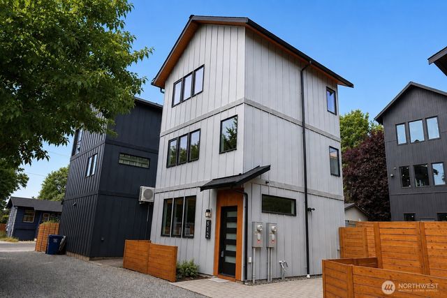 512 N 92nd Street, Seattle, WA 98103