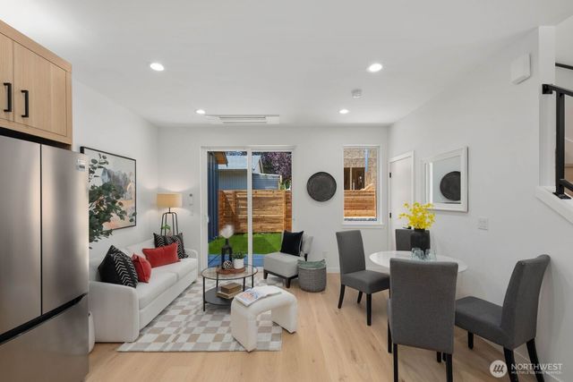 512 N 92nd Street, Seattle, WA 98103