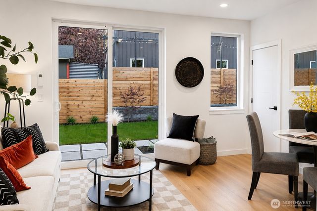 512 N 92nd Street, Seattle, WA 98103