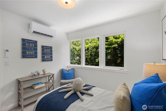 512 N 92nd Street, Seattle, WA 98103