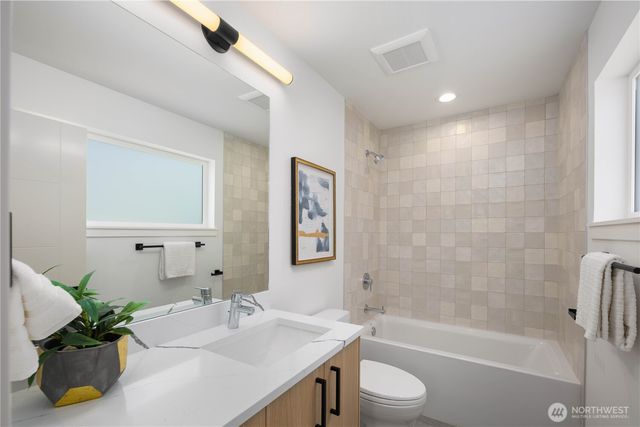 512 N 92nd Street, Seattle, WA 98103