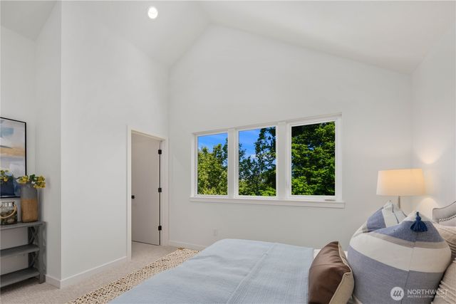 512 N 92nd Street, Seattle, WA 98103