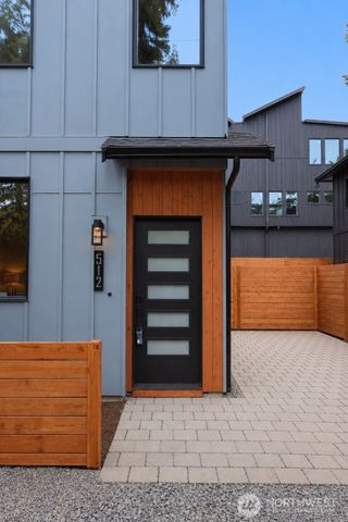512 N 92nd Street, Seattle, WA 98103