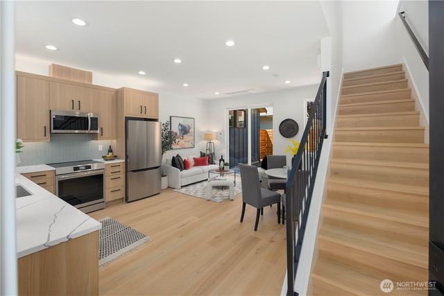 512 N 92nd Street, Seattle, WA 98103