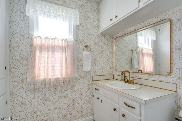 1216 W Market Street, Orrville, OH 44667