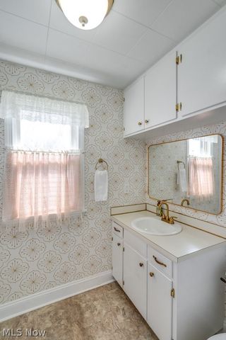 1216 W Market Street, Orrville, OH 44667