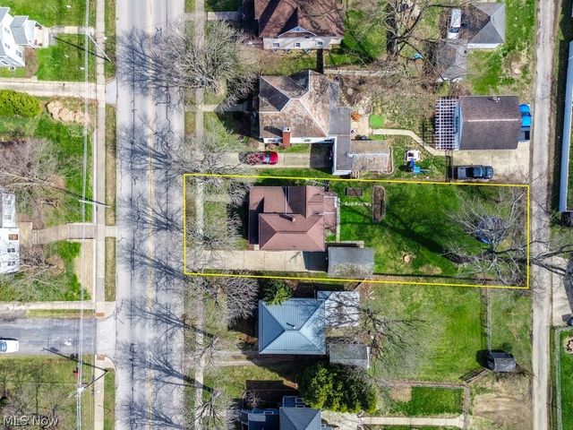 1216 W Market Street, Orrville, OH 44667