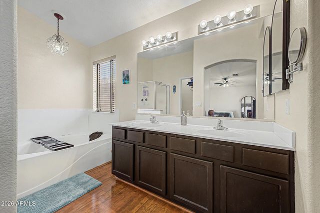 6114 E ROLAND Street, Mesa, AZ 85215
