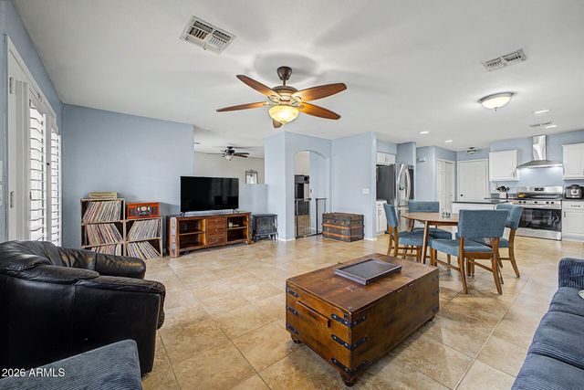 6114 E ROLAND Street, Mesa, AZ 85215