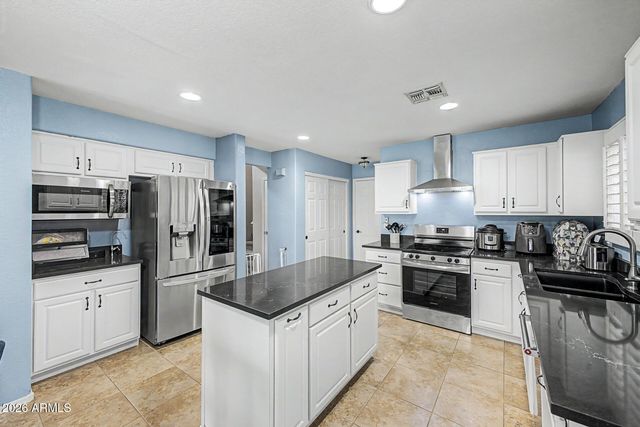 6114 E ROLAND Street, Mesa, AZ 85215