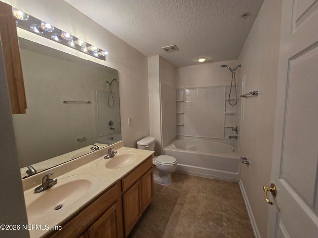 785 OAKLEAF PLANTATION Parkway 1824, Orange Park, FL 32065