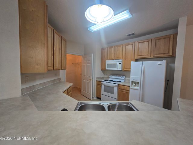 785 OAKLEAF PLANTATION Parkway 1824, Orange Park, FL 32065