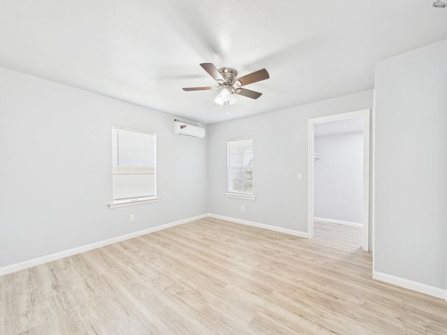 221 PENOBSCOT TRAIL, Henrietta, TX 76365