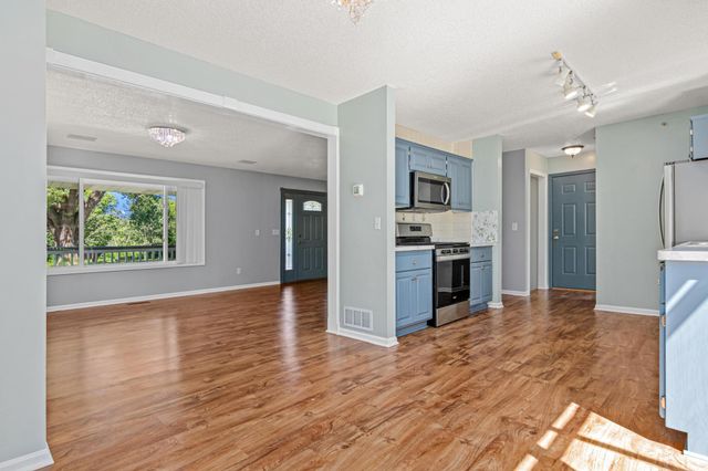 1108 Mackubin Street, Saint Paul, MN 55117