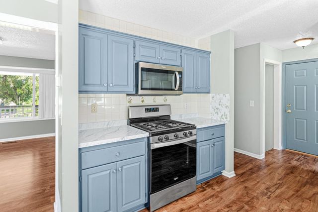 1108 Mackubin Street, Saint Paul, MN 55117