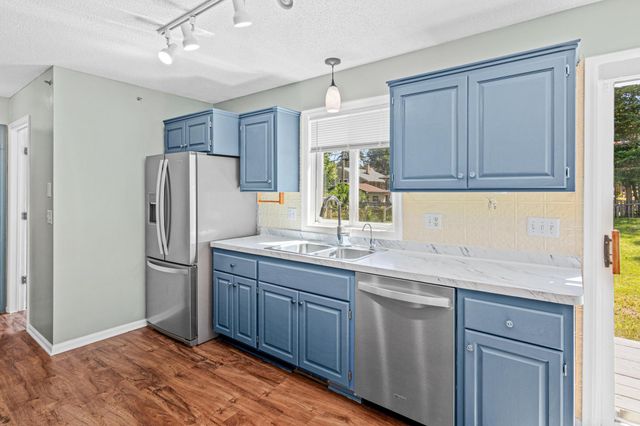 1108 Mackubin Street, Saint Paul, MN 55117