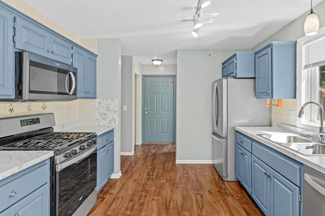 1108 Mackubin Street, Saint Paul, MN 55117
