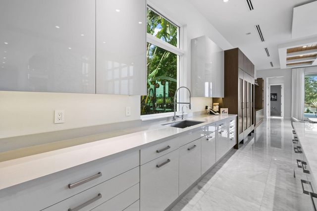 14630 Watermark Way, Palm Beach Gardens, FL 33410