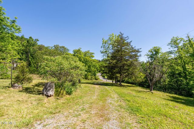 1050 Butcher Valley Road, Rogersville, TN 37857