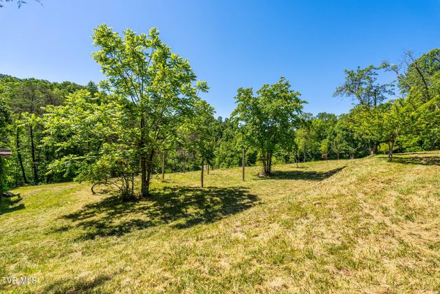 1050 Butcher Valley Road, Rogersville, TN 37857