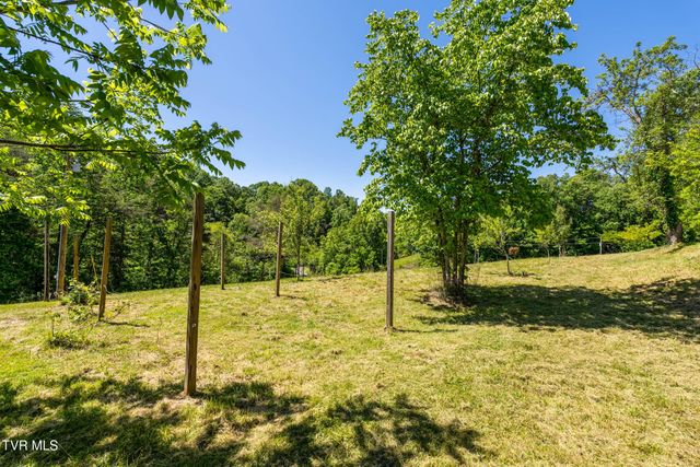 1050 Butcher Valley Road, Rogersville, TN 37857